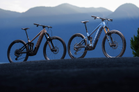 Pivot Cycles Shuttle AM V2 29", MD, Pro XO Eagle Transmission-Kit, Alloy wheels. Badlands Bro